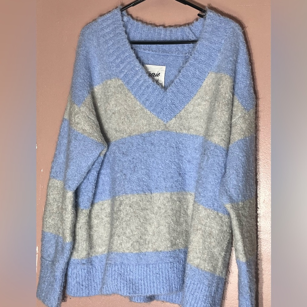 Aerie‎ Medium oversized furry grunge wool blend Cozy Blue and gray Sweater